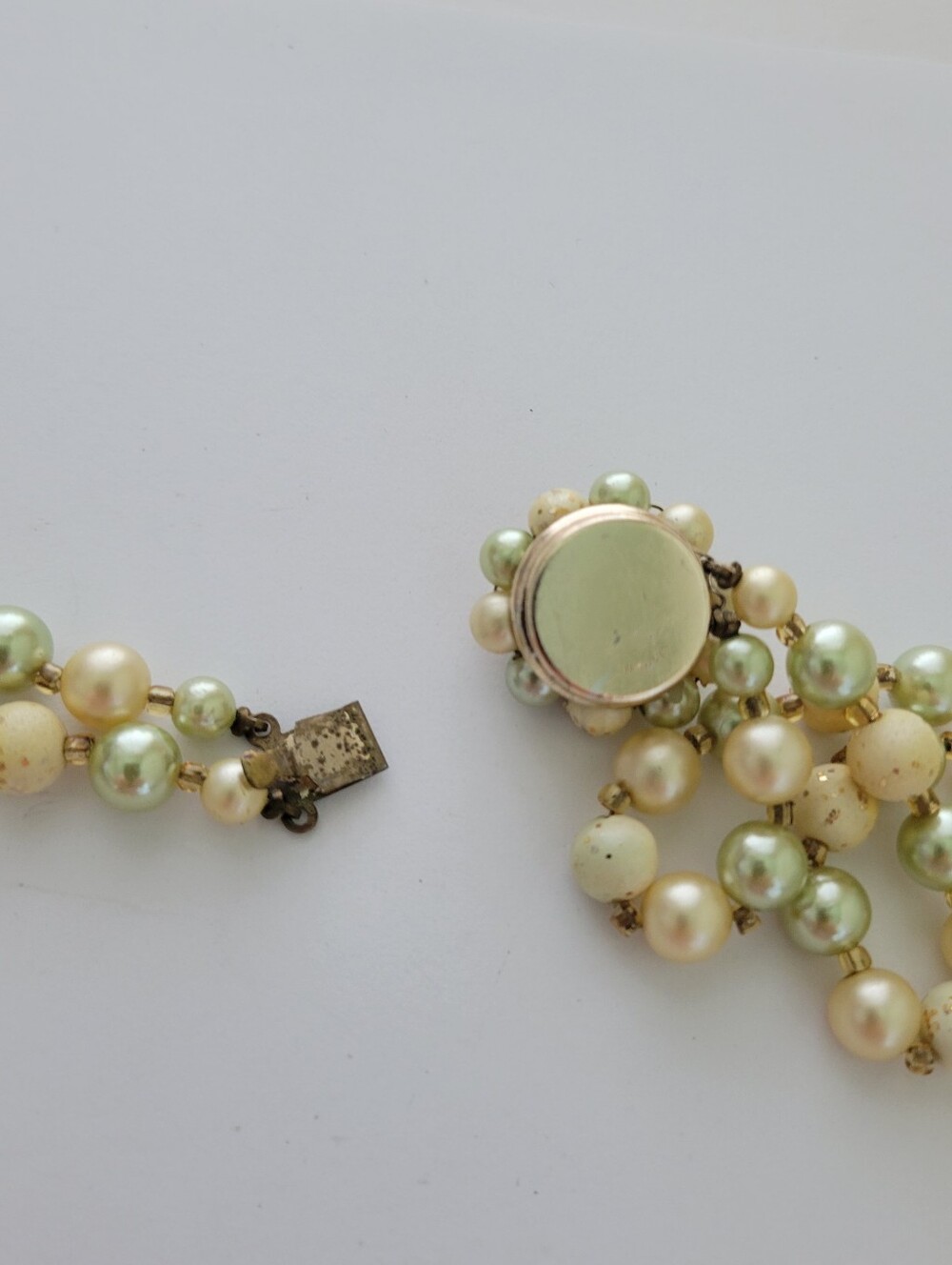 Vintage Signed Japan Green Yellow Pearls Two Strand Necklace 20" Feminine - Picture 10 of 13